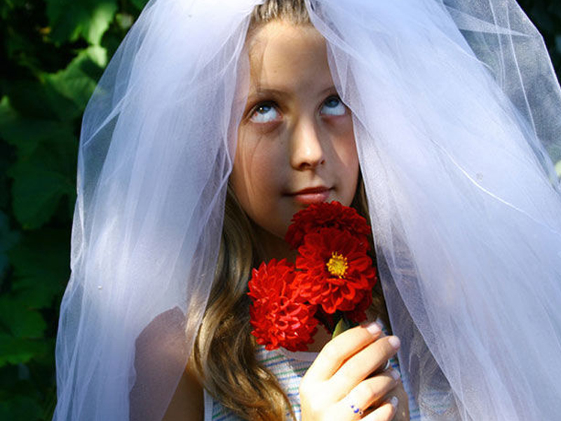 Свадьбы малолетних. Несовершеннолетние невесты. Ранние браки. Невеста подросток. Девочка подросток невеста.