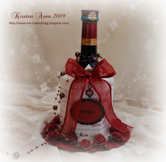 дарим бутылку шампанского с пожеланиями очень красивую - содежкой из бумаги -- подарок  новобрачным, молодоженам на свадьбу, идея подарока